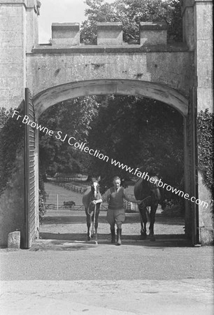 KILLEEN CASTLE   STABLE YARD ARCH LORD AND LADY FINGAL